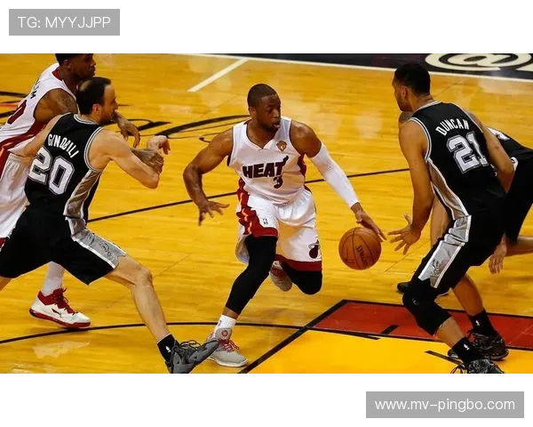 内特·阿奇博尔德无球跑动提升进攻活力拉开防线空间